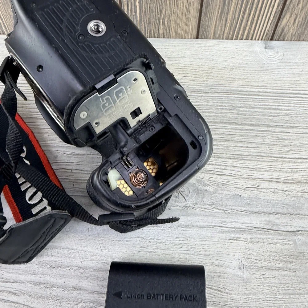 Canon EOS 5D Mark III Digital SLR Camera 